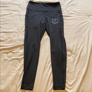 Few Will Hunt leggings